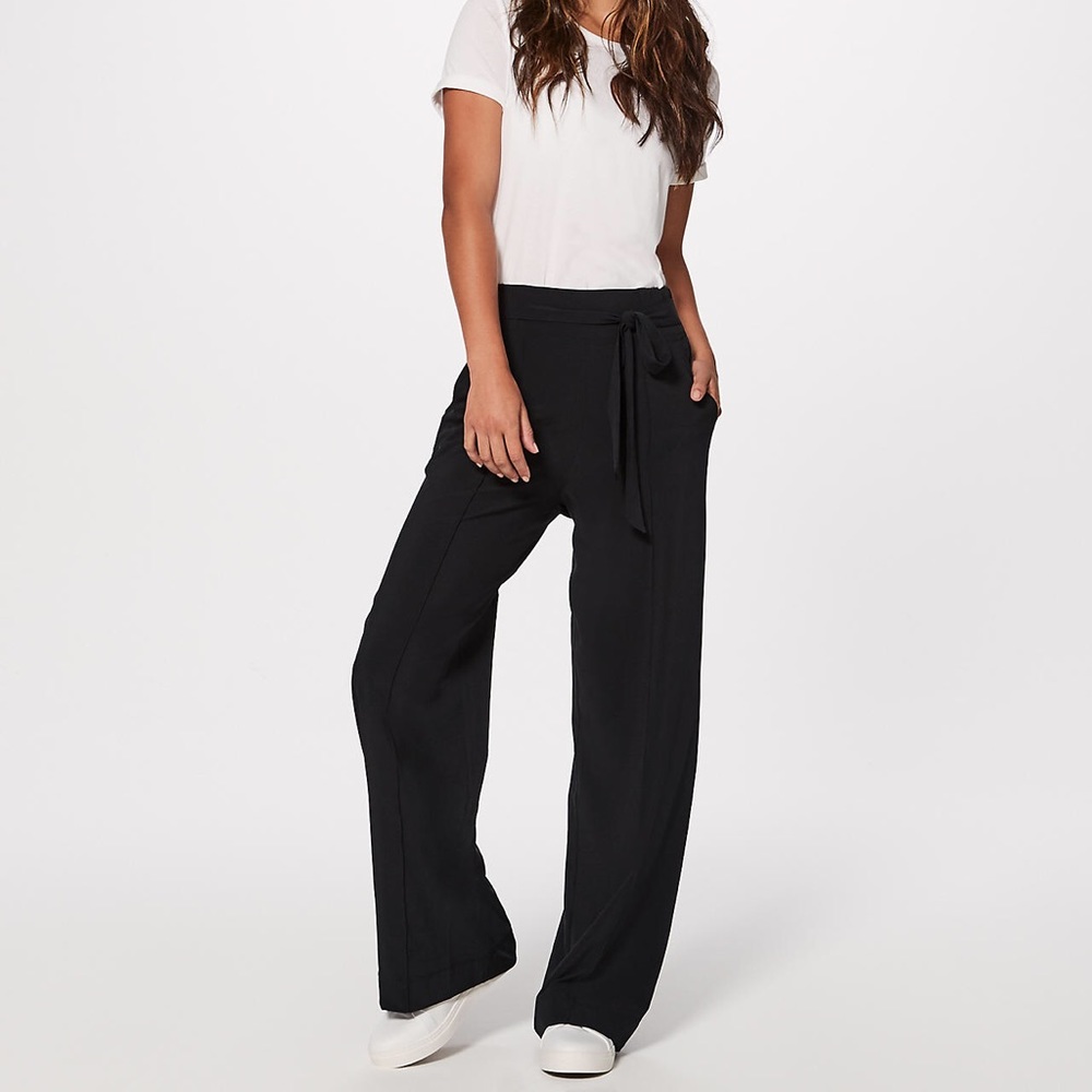 Lululemon, Noir Pant - NEW WITH TAGS